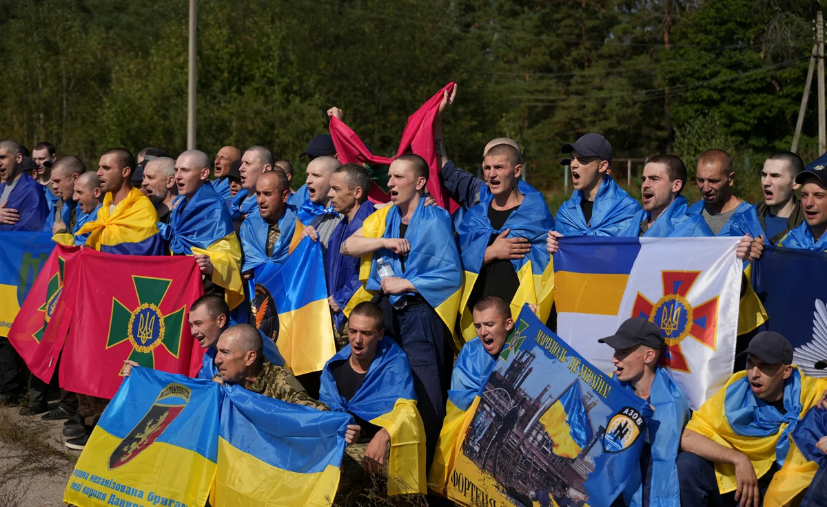 Украинские военнопленные после обмена, Украина, 14 сентября 2024 года. Фото: EPA