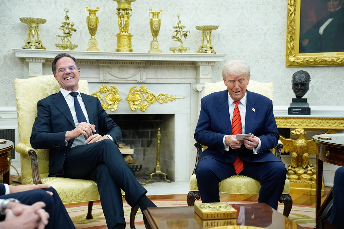 Президент США Дональд Трамп встречается с Генеральным секретарем Организации Североатлантического договора (НАТО) Марком Рютте в Овальном кабинете Белого дома в Вашингтоне, округ Колумбия, США, 13 марта 2025 года. Фото: CNP / AdMedia / SIPA / Scanpix / LETA