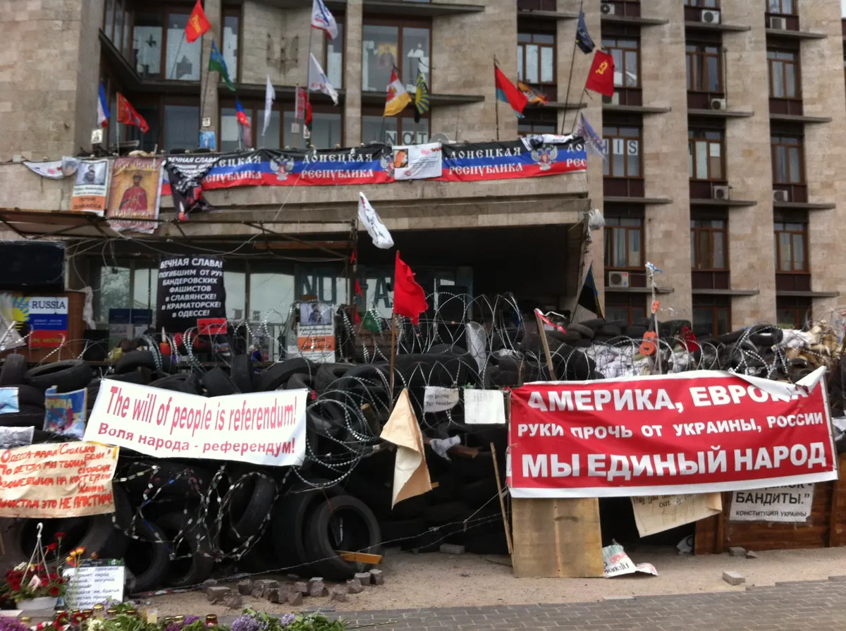 Захваченное здание обладминистрации в Донецке, 2014 год. Фото: Ирина Гарина