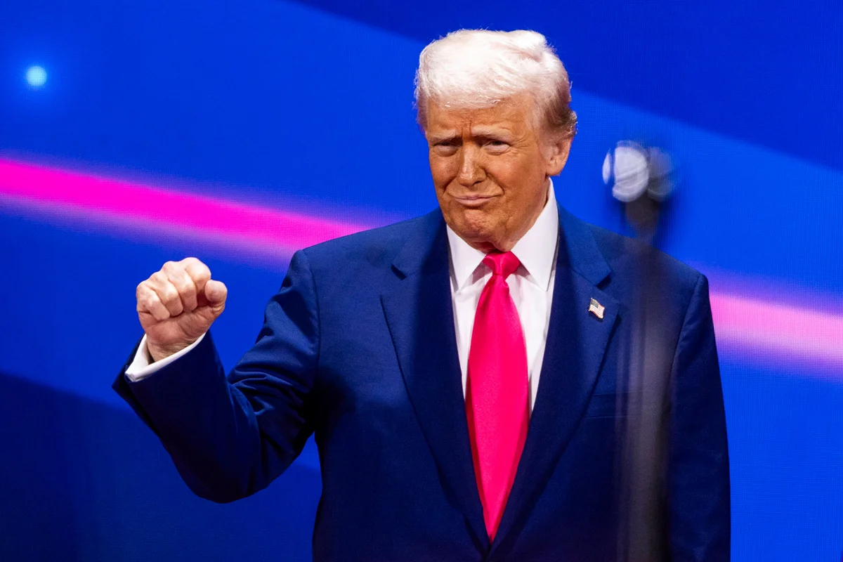 Дональд Трамп, февраль 2025 года. Фото: Jim Lo Scalzo / EPA