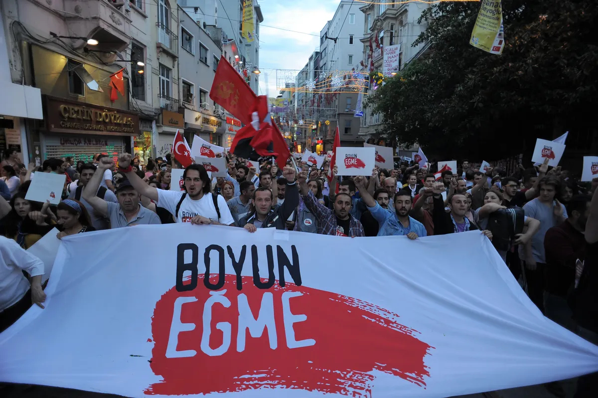 Each day protesters return to the square. Events of June 7, 2013. Photo by Wikimedia Commons , CC BY-SA 3.0