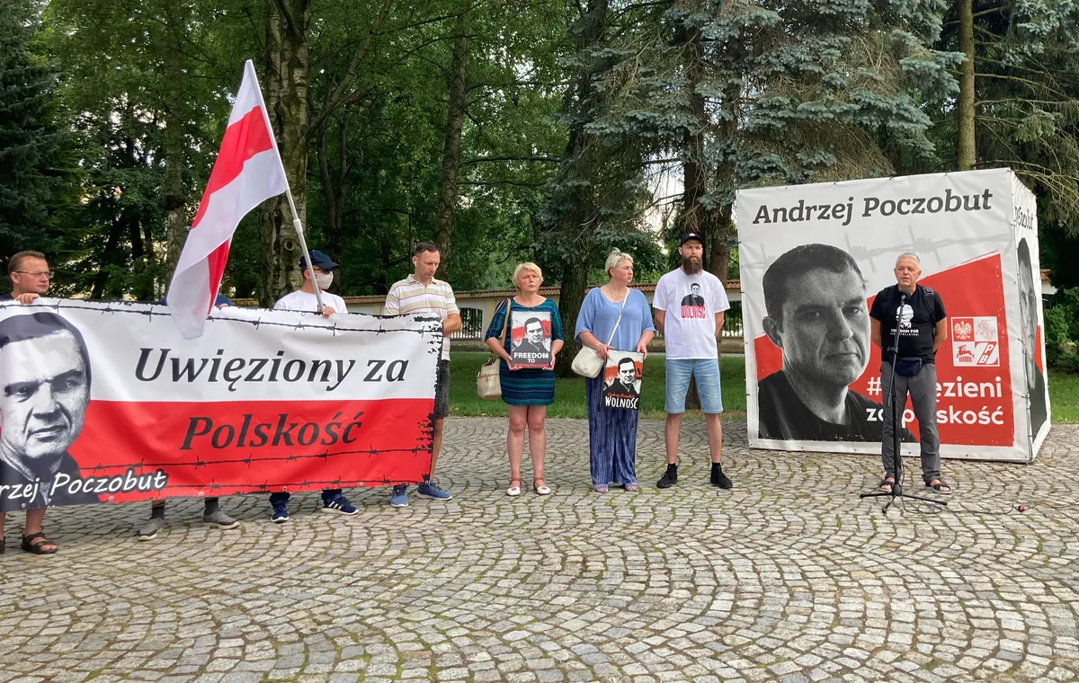 Алесь Капуцкий на акции активистов из Беларуси. Фото: Ирина Гарина, специально для «Новой газеты Европа»
