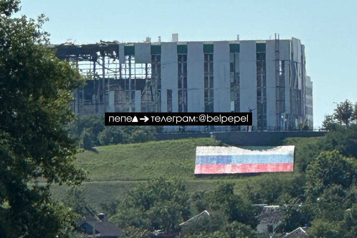 Сгоревший корпус БГТУ имени Шухова после атаки украинских беспилотников. Белгород. 4 августа 2026 года. Фото: «Пепел ➜ Белгород» / Telegram