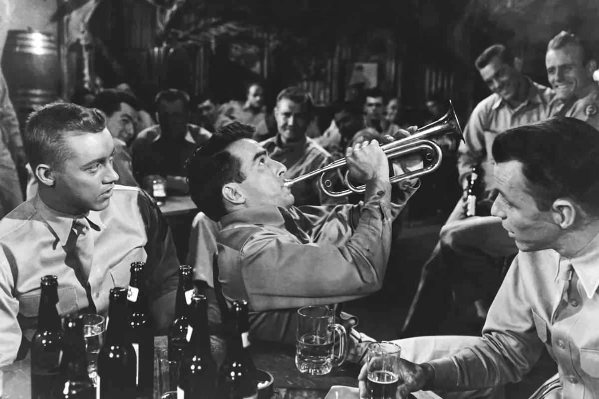 Кадр из фильма «Отныне и во веки веков» (From Here to Eternity). Фото: imdb.com