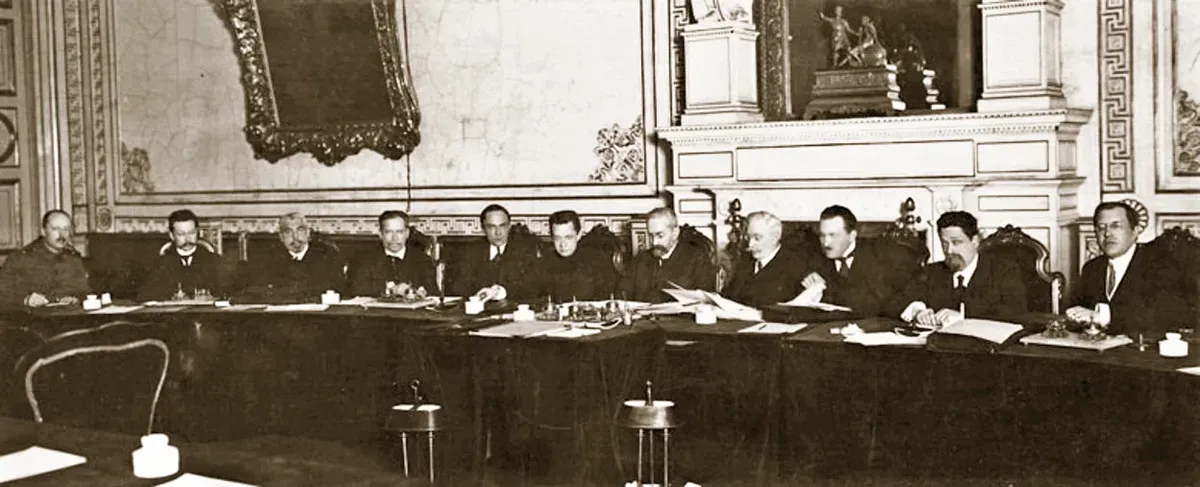 Заседание первого состава Временного правительства, март 1917 года. Фото: Jakov Stejnberg / Andros64 / Wikimedia (PD)