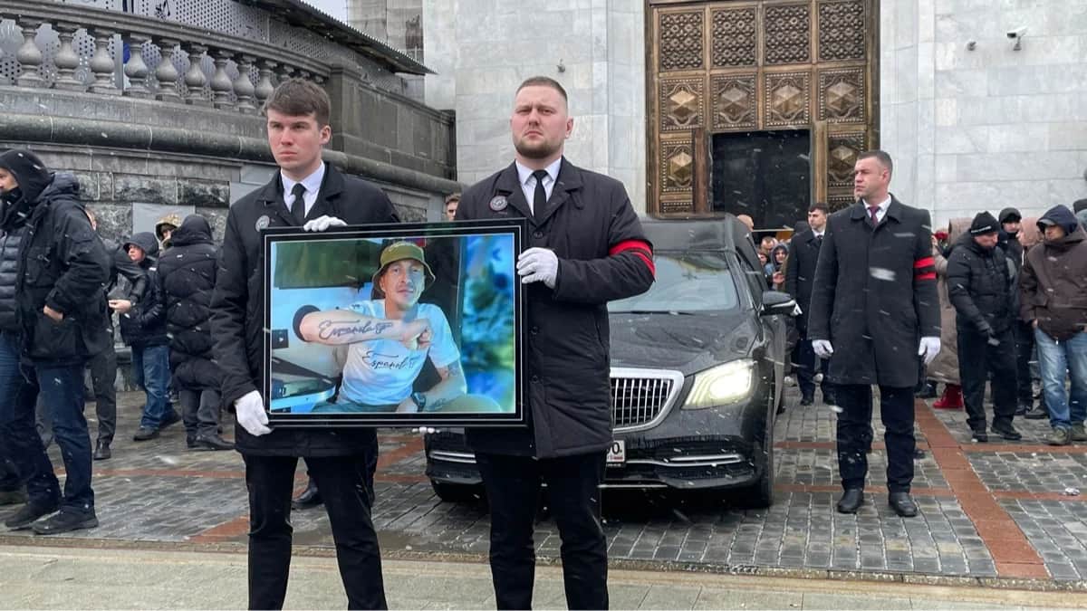 «Как человек с полуторами ярдами может ездить без брони?»