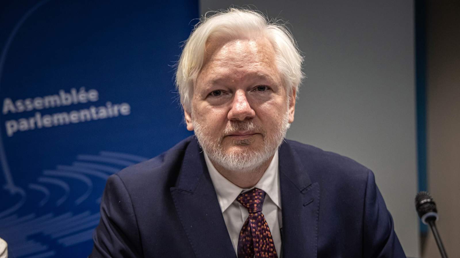 Основатель Wikileaks Джулиан Ассанж во время слушаний в Совете Европы. Страсбург, Франция. 1 октября 2024 года. Фото: Christophe Petit Tesson / EPA