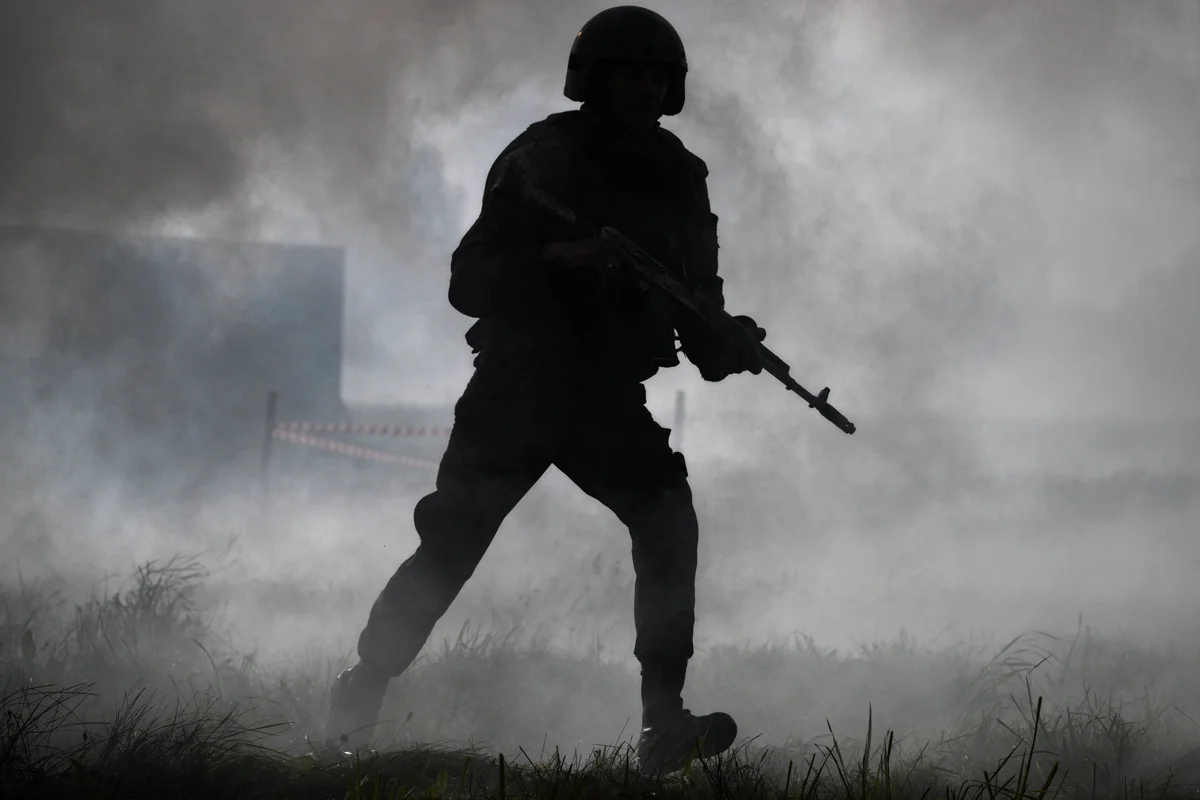 Военнослужащий нацгвардии во время экзамена в учебном центре в Искитиме, Новосибирская область, 13 сентября 2024 года. Фото: Александр Кряжев / Спутник / Imago Images / Scanpix / LETA