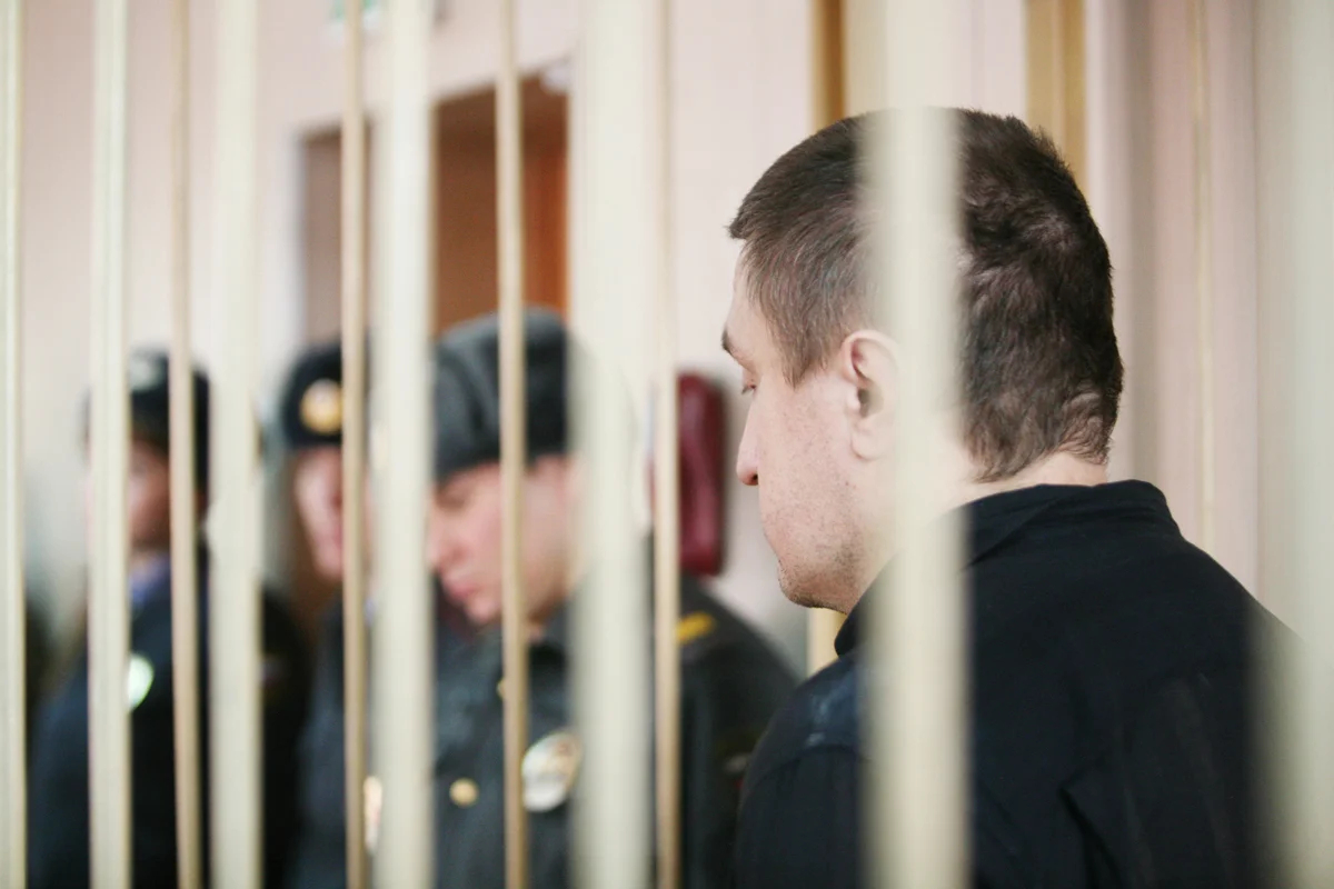 Константин Руднев (справа) во время вынесения приговора в Новосибирском районном суде, 7 февраля 2013 года. Фото: Евгений Курсков / Коммерсантъ / Sipa USA / Vida Press