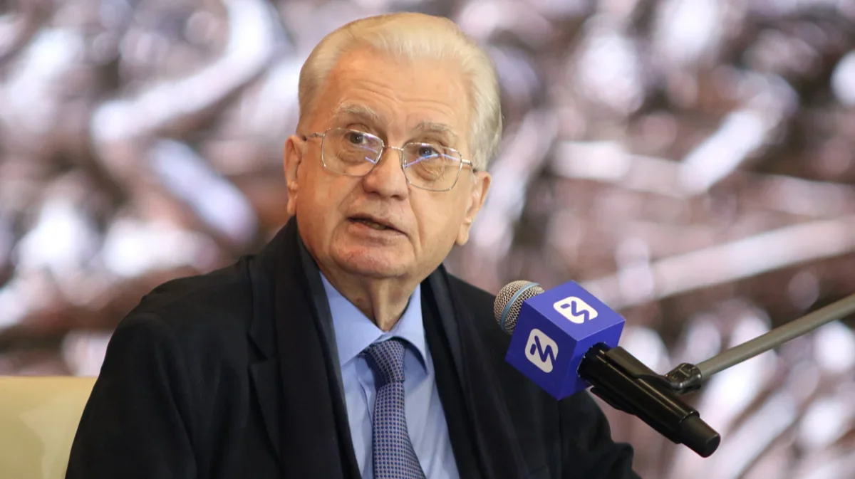 Mikhail Piotrovsky speaks to reporters on 28 April 2025. Photo: Maxim Konstantinov / SOPA Images / Sipa USA / Vida Press / LETA