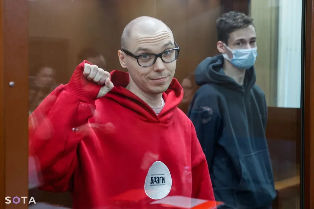 Артем Камардин и Егор Штовба на заседании суда. Фото: SOTA