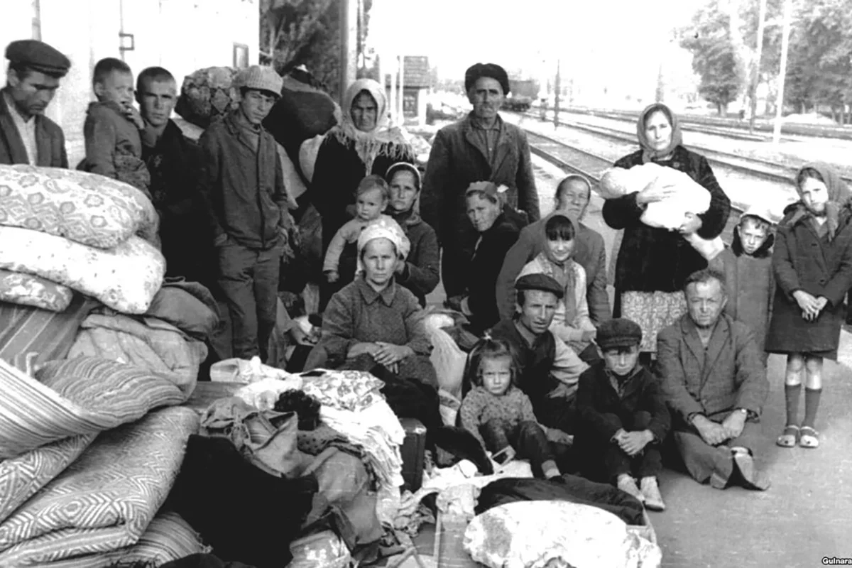 Crimean Tatars arrive in Uzbekistan in 1944. Photo: Wikimedia Commons