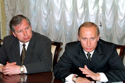 Виктор Черкесов и Владимир Путин, 2000 г. Фото: Wikimedia Commons , Kremlin.ru, CC BY 4.0