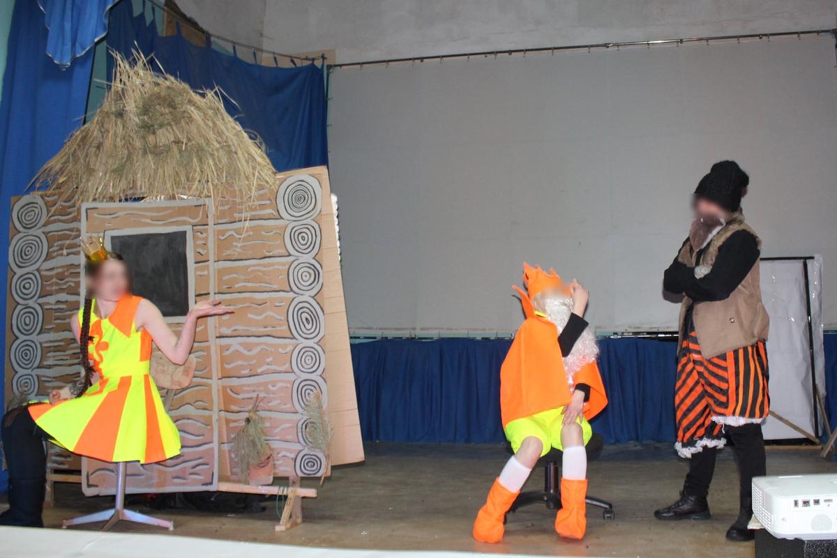 Спектакль по сказке «Летучий корабль» в исправительной колонии №3, январь 2025 года. Фото: УФСИН России по Костромской области