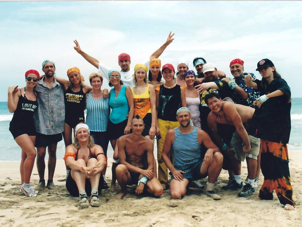 Максим Покровский (второй слева) и остальные участники проекта Последний Герой-4. Фото: Facebook