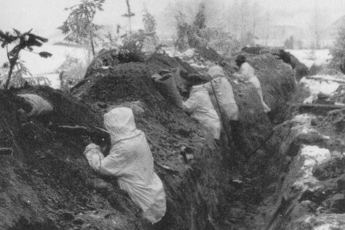 Пехота в окопе на линии Маннергейма. Фото: History and Art Collection / Alamy / Vida Press