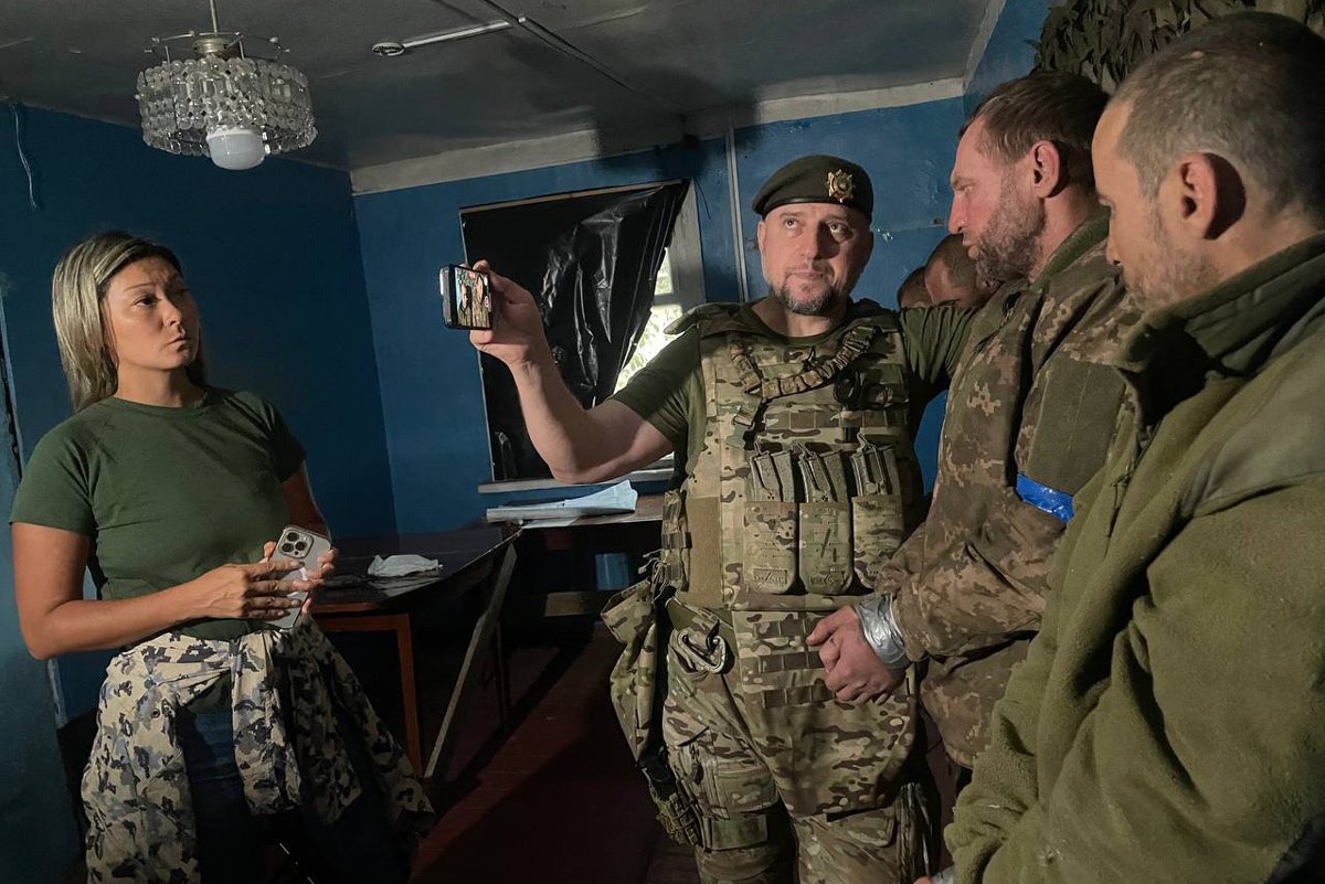 Апти Алаудинов допрашивает военнопленного в прямом эфире. Фото: Telegram