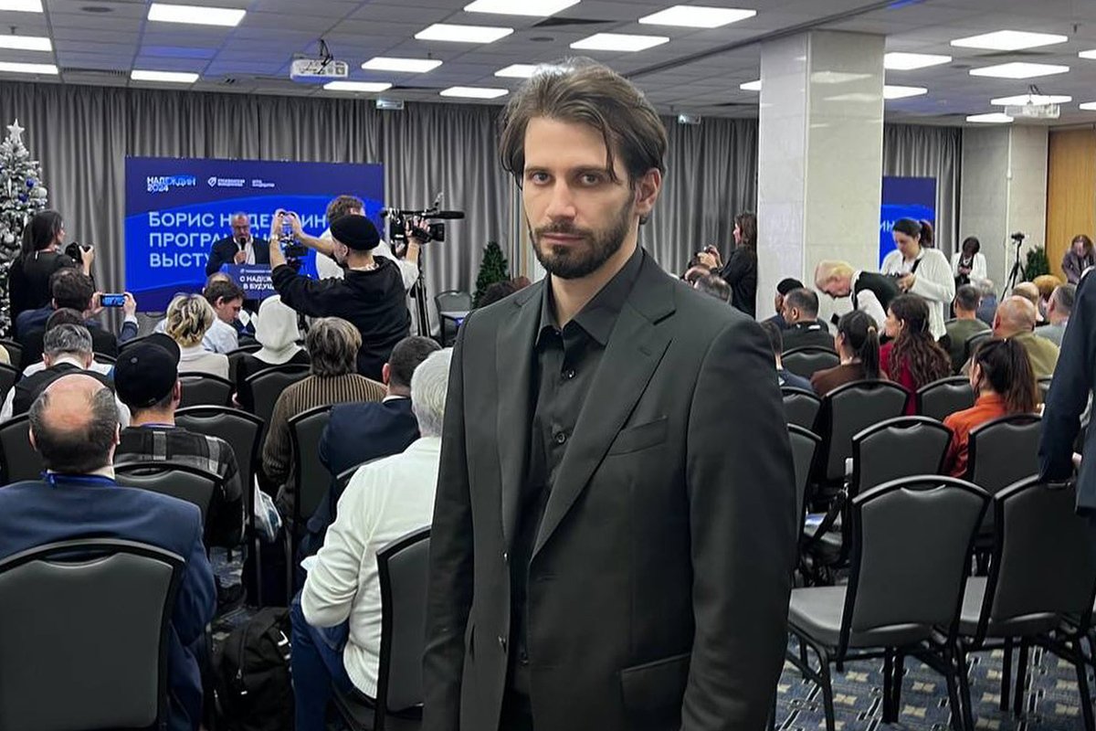 Дмитрий Кисиев на съезде партии «Гражданская инициатива» по выдвижению Бориса Надеждина в качестве кандидата в президенты. Фото: Instagram