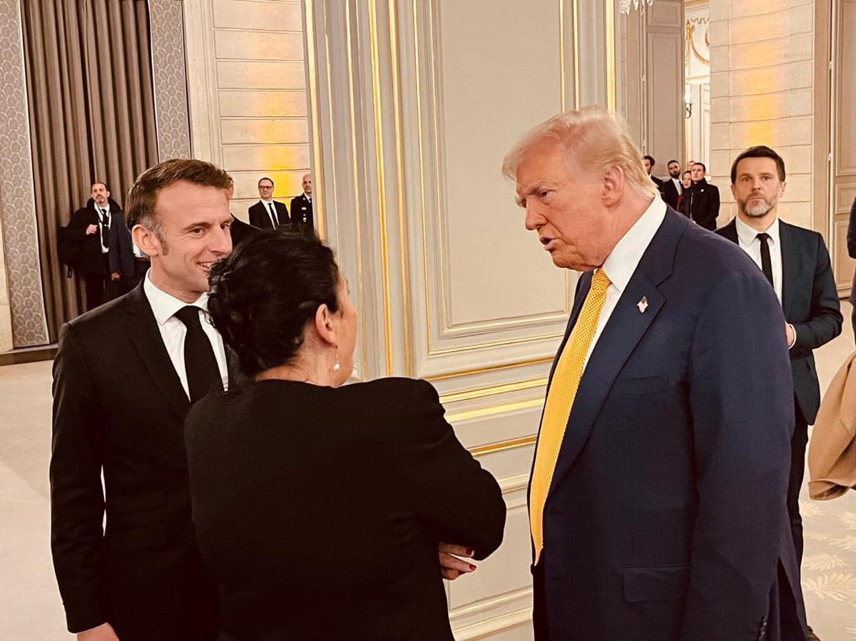 Саломе Зурабишвили общается с Эмманюэлем Макроном и Дональдом Трампом, Париж, 8 декабря 2024 года. Фото с официальной страницы Саломе Зурабишвили в Facebook