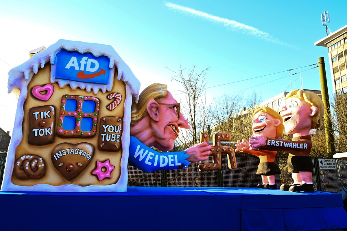 Платформа с изображением AfD на традиционном параде в Дюссельдорфе, Германия, 3 марта 2025 года. Фото: Federico Gambarini / dpa / Scanpix / LETA