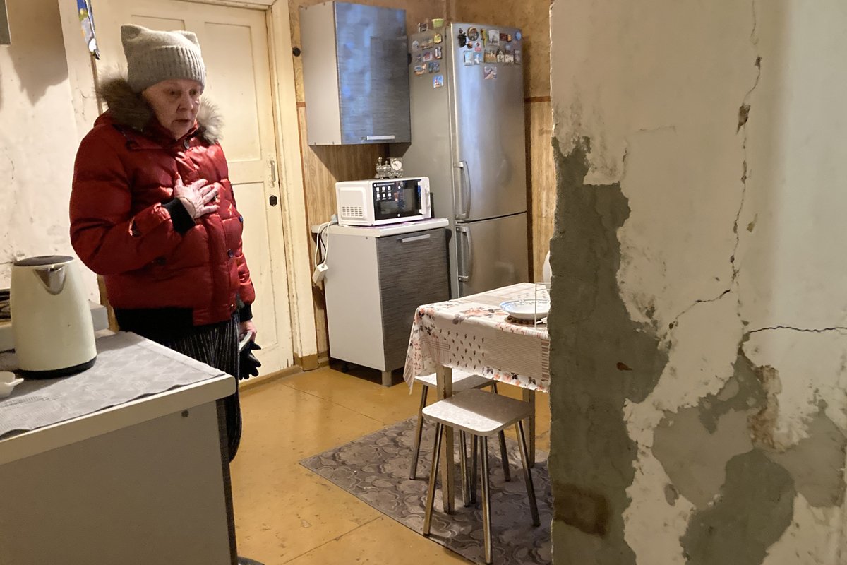 Елена в квартире на Адмирала Кузнецова. Фото: Ирина Стрельникова / «Ветер»