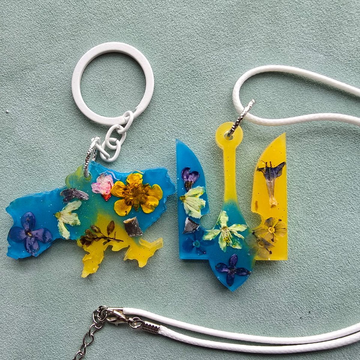 Украшения, созданные Анной. Фото: Анна Гин / Facebook