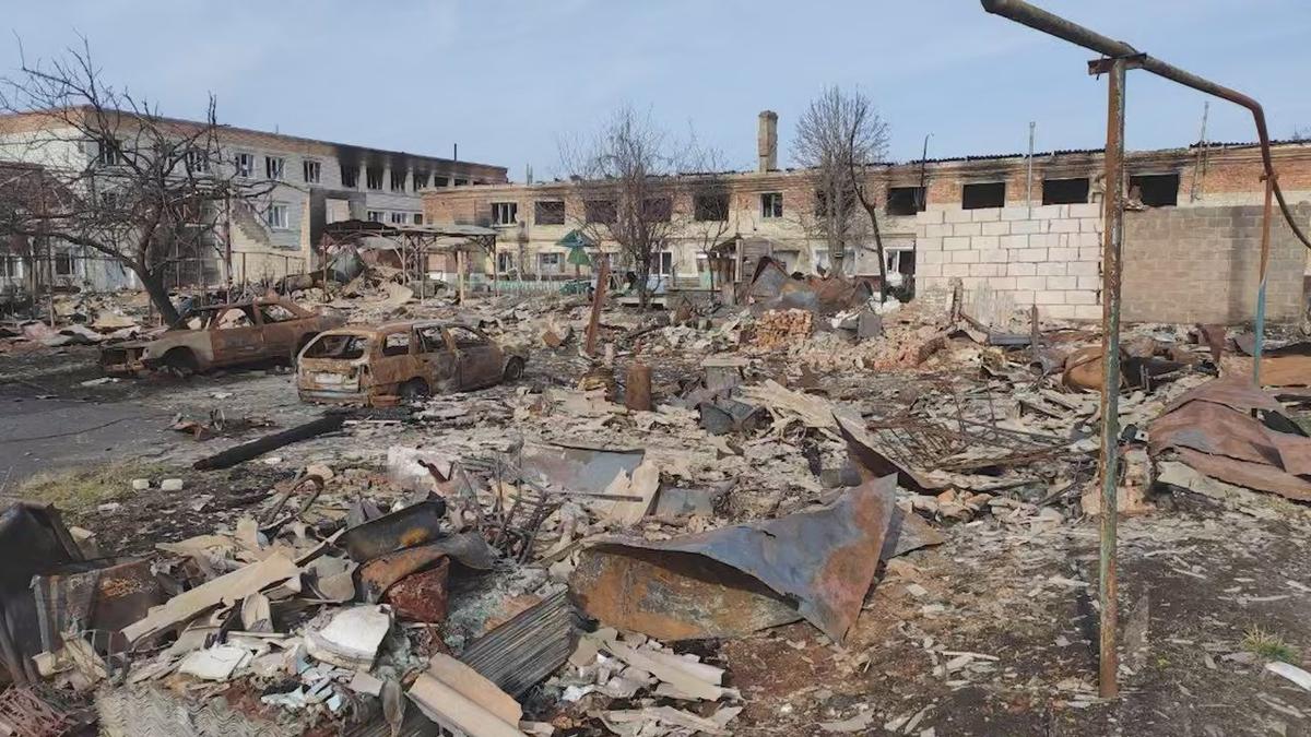 Первые официальные кадры российской армии в Судже после вторжения ВСУ в августе 2024 года. Фото: Минобороны РФ