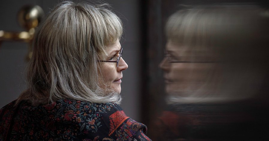 Актриса Максин Пик в роли Анны Политковской. Фото: Good Films Collective