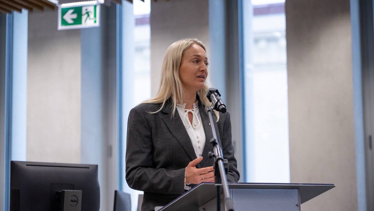 Донаты — в Дубай, директор — в закат