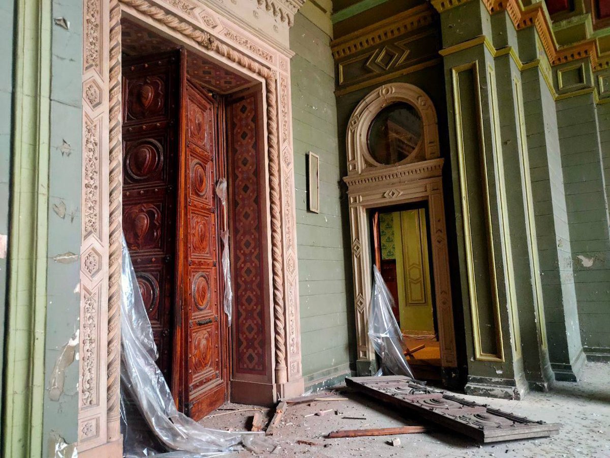 Поврежденные здания в результата удара по Одессе, 1 февраля 2025 года. Фото: телеграм-канал  городского головы Одессы Геннадия Труханова