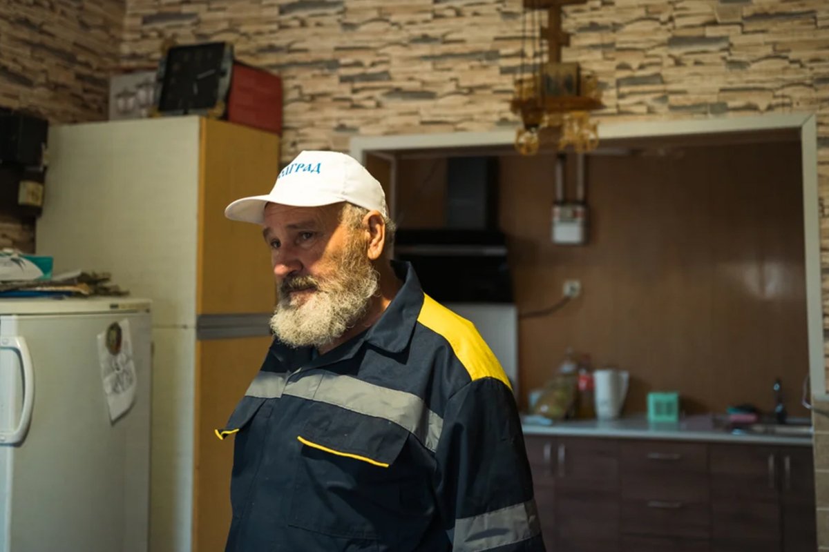 Павел Бондарев в своем доме. Фото: Елена Калиниченко / hromadske.ua