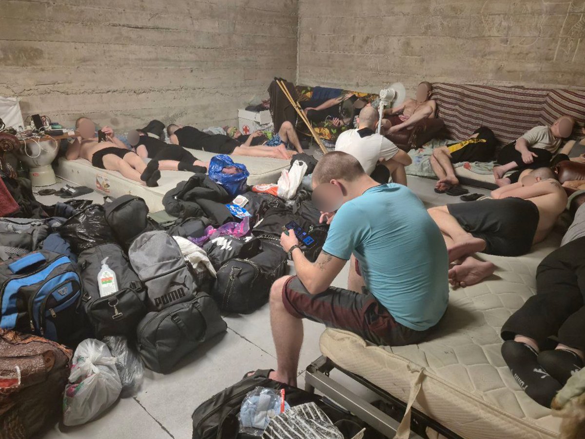 Фото, переданные «Новой-Европа» украинцами, застрявшими на КПП Верхний Ларс